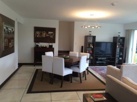 Casa En Carrasco A 100m.de Rambla.3 Dorm,garage X 2