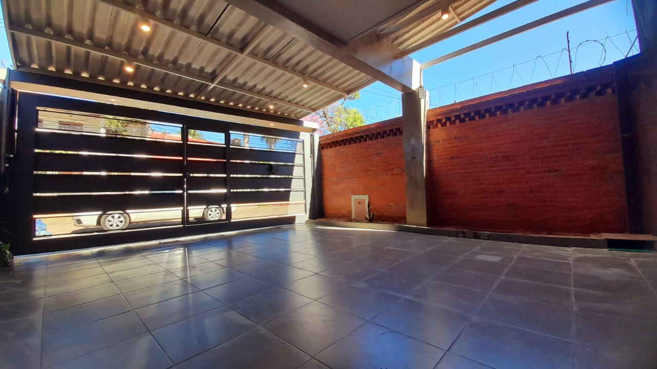 ALQUILO DUPLEX EN LAMBARE BARRIO CERRO CORA — foto 2