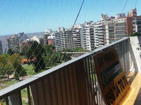 Frente Al Parque Villa Biarritz,vista Al Mar. Calle: Leyenda Patria
