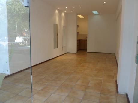 Local En Echevarriarza Con Kitchenette Y Baño