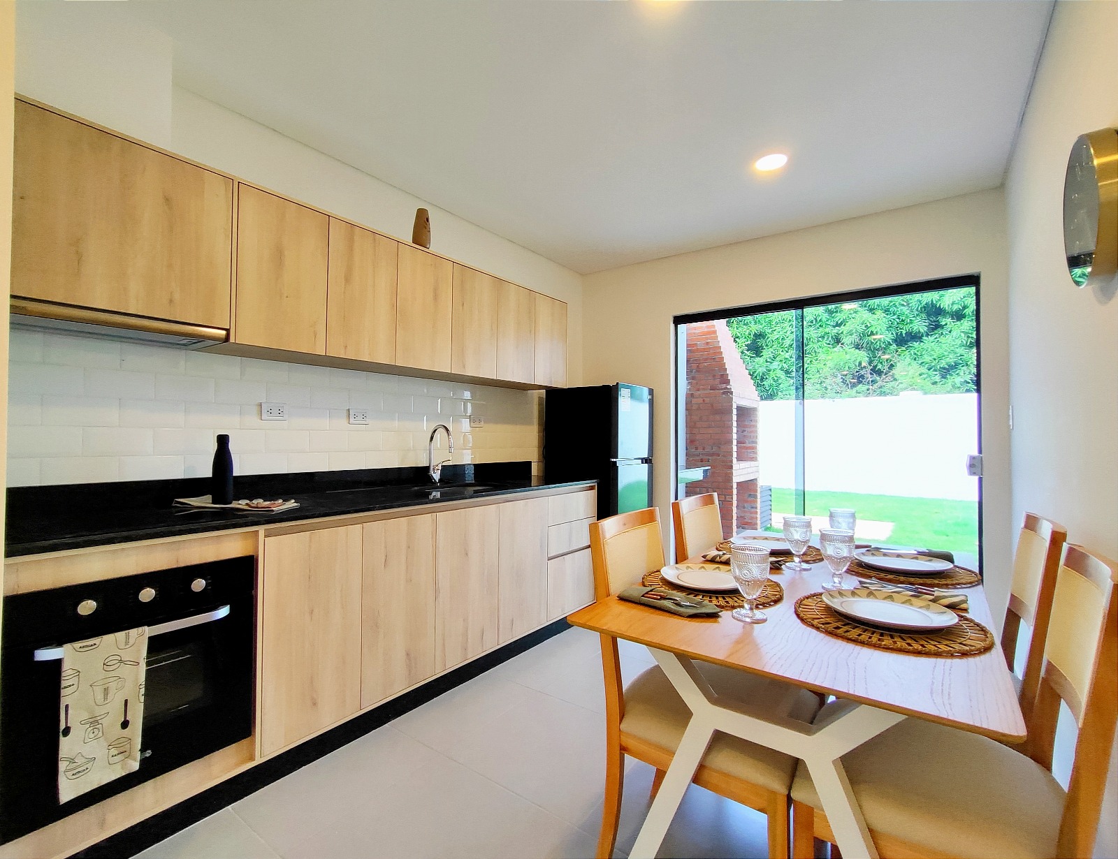 VENDO DUPLEX DE UNA PLANTA A ESTRENAR EN LUQUE — foto 3