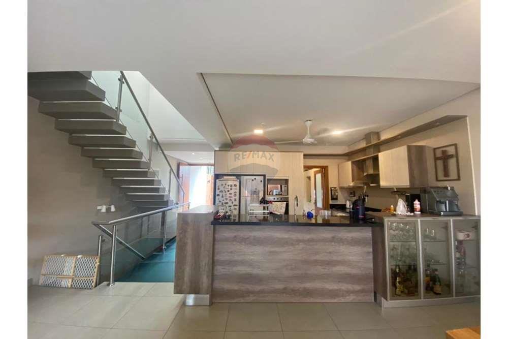 ALQUILO DUPLEX  AMOBLADO CON PISCINA EN VILLA MORRA — foto 2