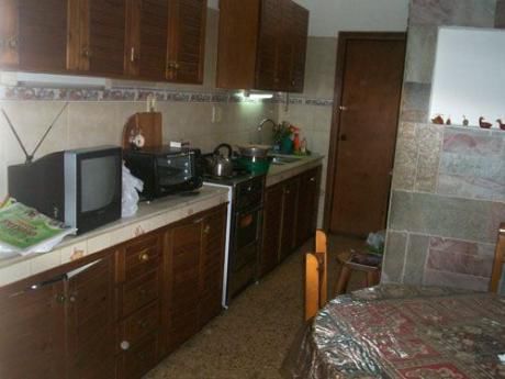 Local Comercial Con Vivienda, O Casa Con Gge Y Gran Living Comedor