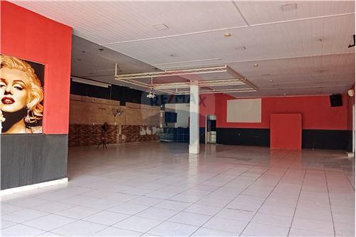 ALQUILO SALON COMERCIAL EN FERNANDO DE LA MORA — foto 2