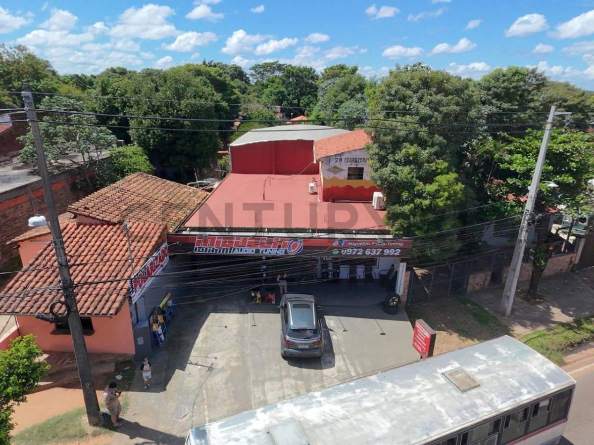 Local comercial con renta activa — foto 2
