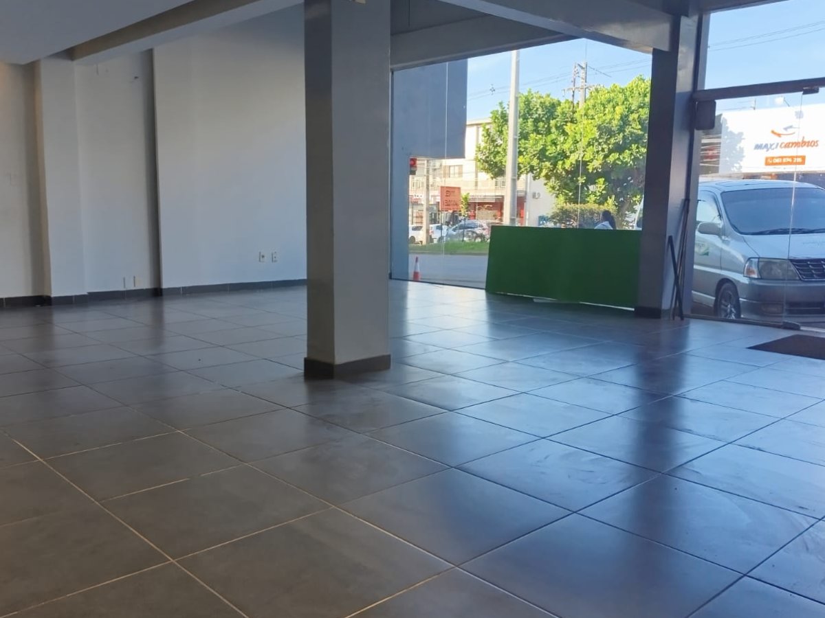 ALQUILO SALÓN COMERCIAL COMERCIAL SOBRE SUPERCARRETERA KM4 — foto 3