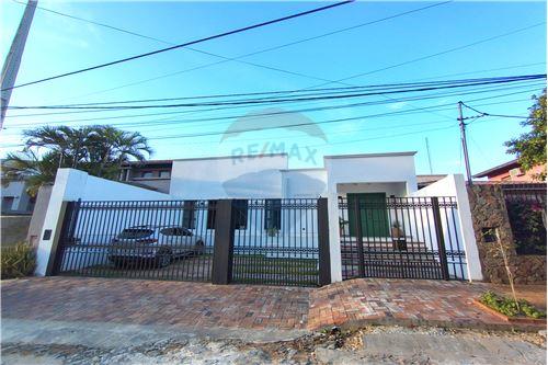 Alquilo Casa de 4 Habitaciones en Asunción Bº Recoleta