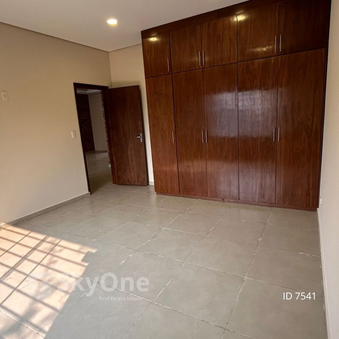 Vendo Casa a Estrenar en San Bernardino | Piscina | 4 Dormitorios | USD 200.000 — foto 3