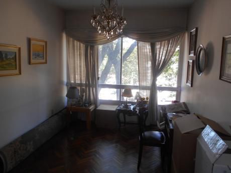 Inmejorable Punto!! Bvar. Artigas Y 18 De Julio