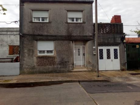 Importante Casa Dos Dormitorios Opción 3 Garage. Financiación Bancaria