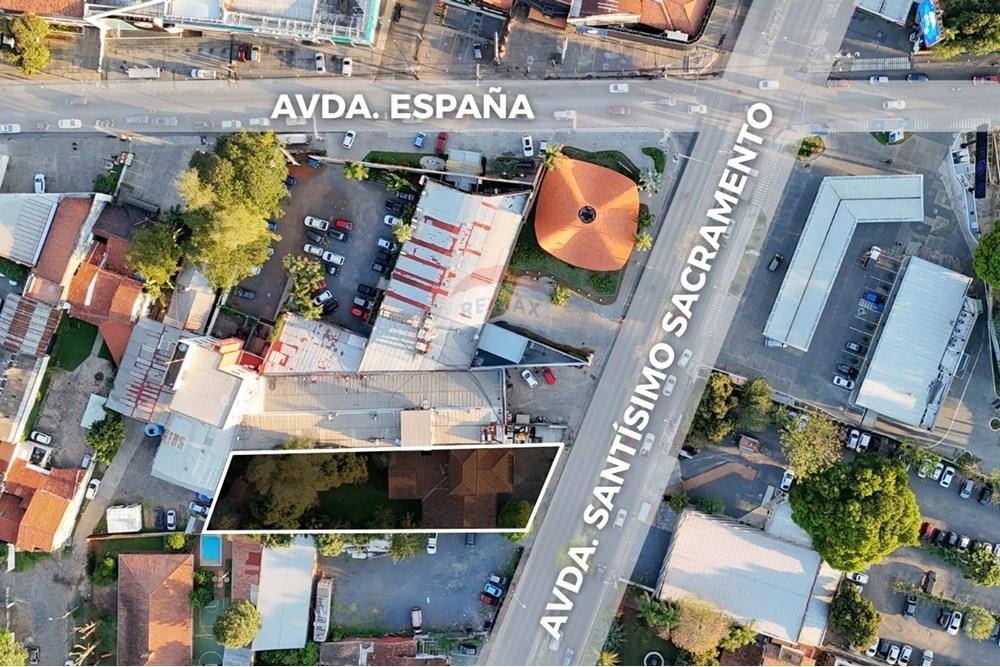 Importante Terreno sobre Avda Sacramento — foto 2