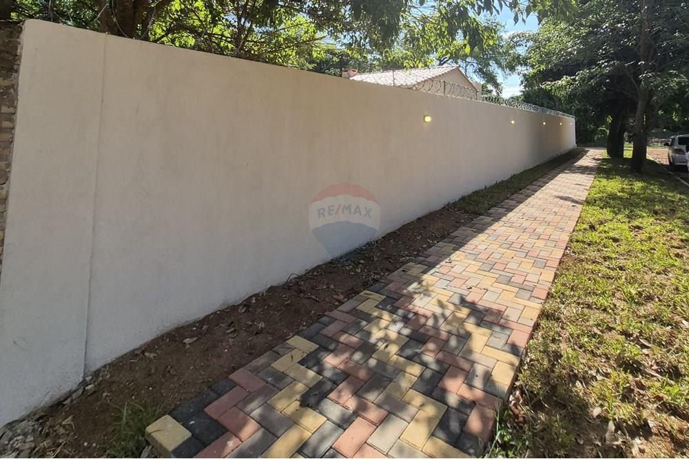 Moderna Casa en Mariano Roque Alonso, Paraguay — foto 2