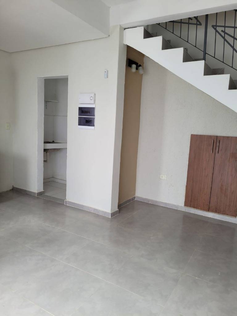 ALQUILO DUPLEX MINIMALISTA DE 2 PLANTAS- SAN VICENTE — foto 2