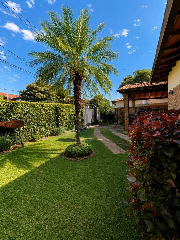 Venta de Amplia Residencia en Ycuá Satí — foto 2