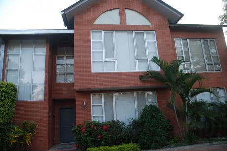Bonita Casa Amplia En Venta