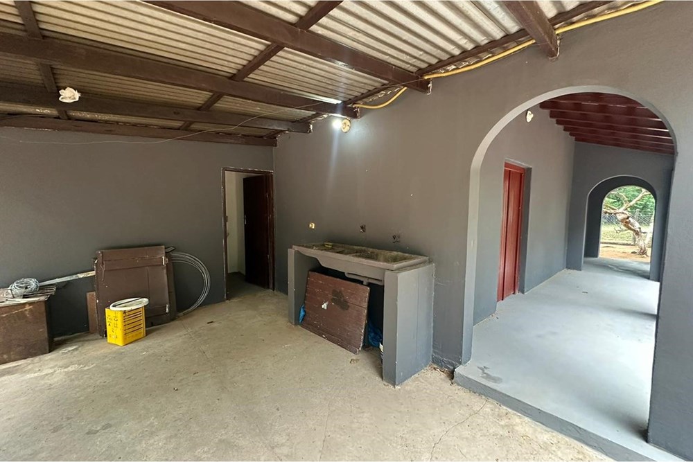 ✨ Gran Oportunidad En Paraguarí: Terreno Amplio Con Casa Incluida — foto 3