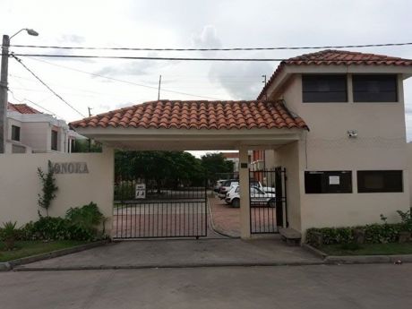 Casa En Venta Zona Oeste En Condominio Sonora (por Expocruz)