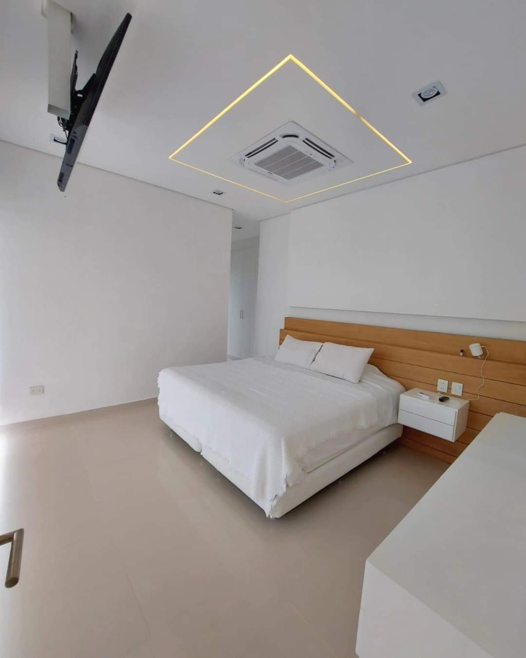 VENDO RESIDENCIA EN EXCLUSIVO CONDOMINIO EN SAN BERNARDINO!! — foto 3