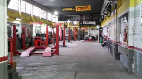 Local De 700m2 En Alquiler En Buceo
