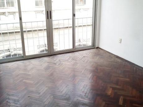 Apto De Un Dormitorio En Ciudad Vieja.