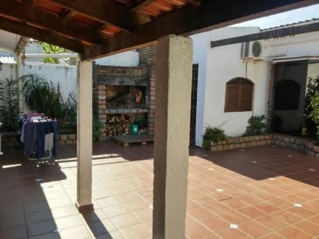 Vendo Por Viaje, Tiene Barbacoa, Parrillero, Patio!!