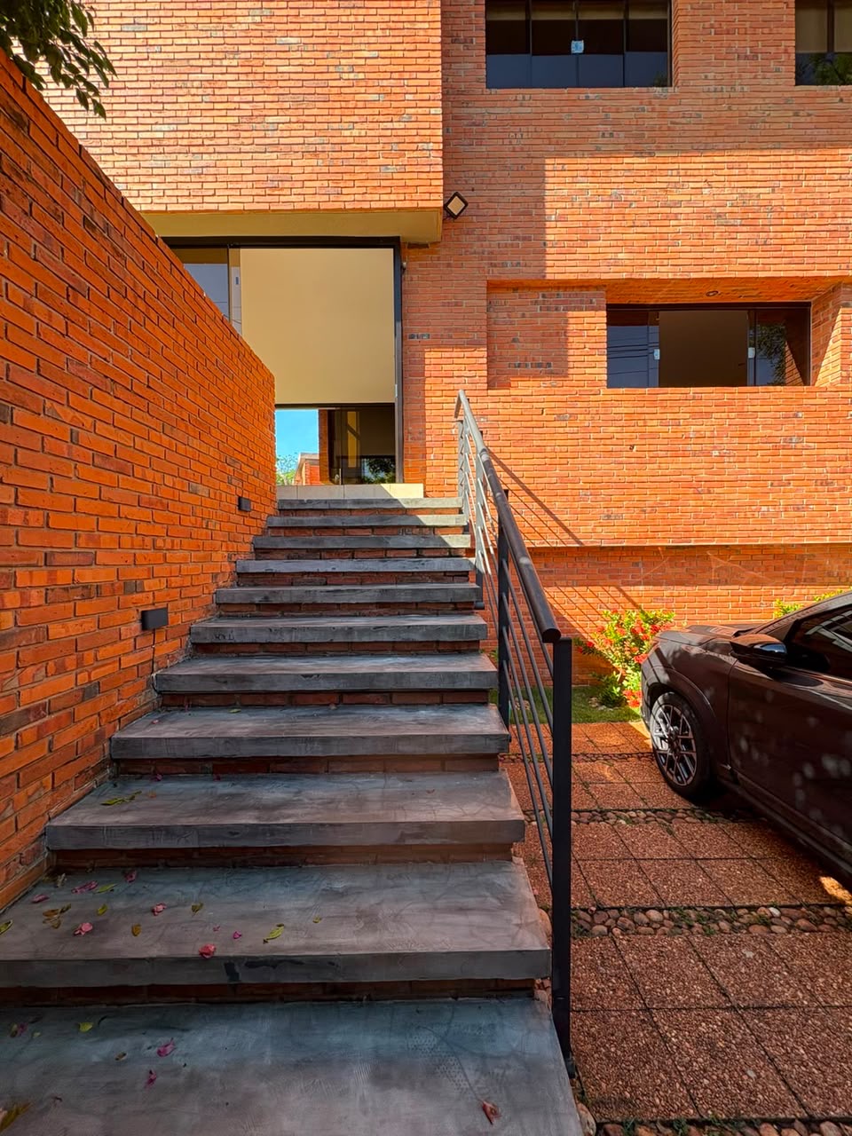 ALQUILO RESIDENCIA EN BARRIO MBURUKUJA — foto 3