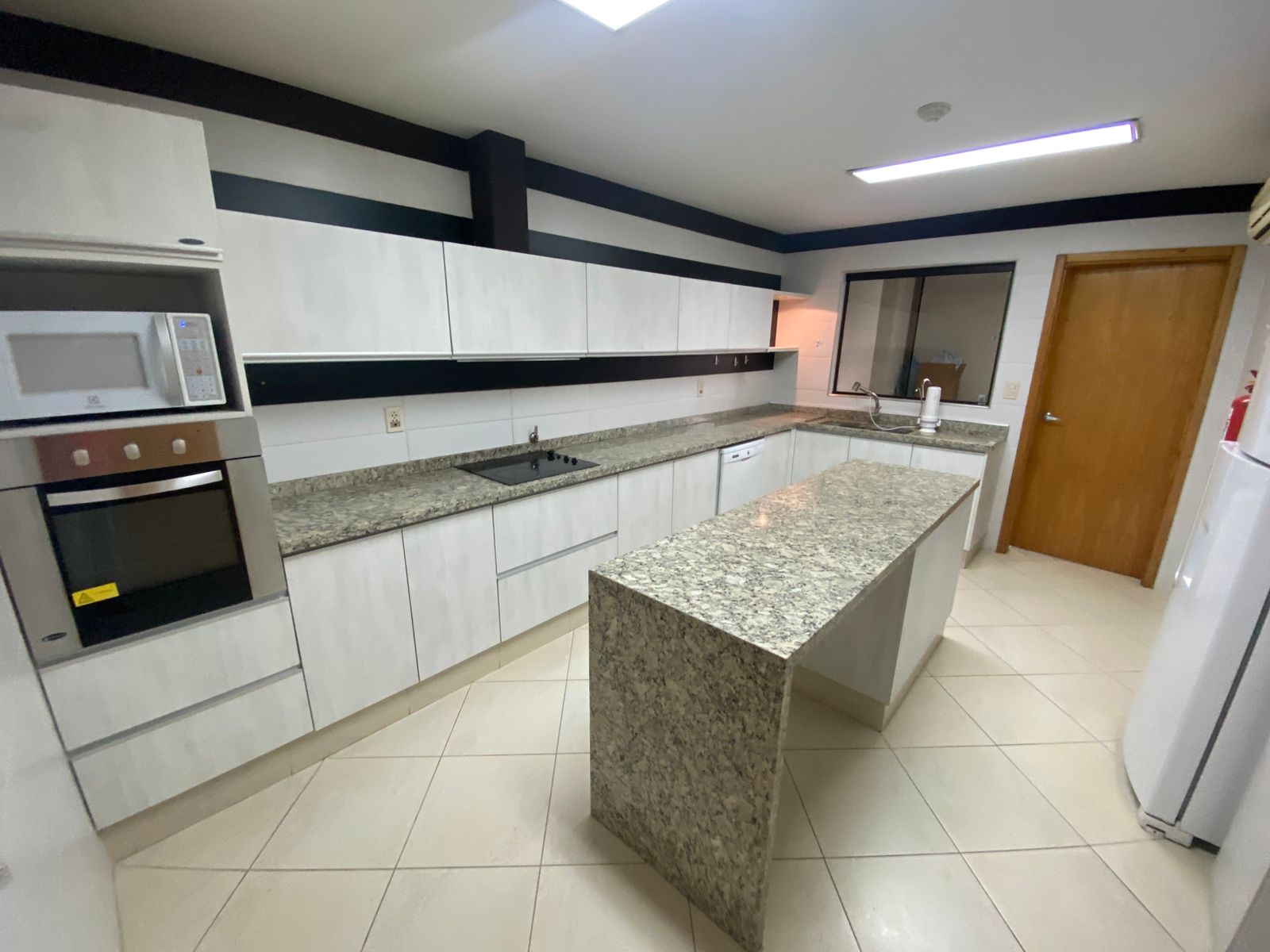 Alquilo Hermoso y Amplio Dpto de 3 Habit en Suite — foto 3