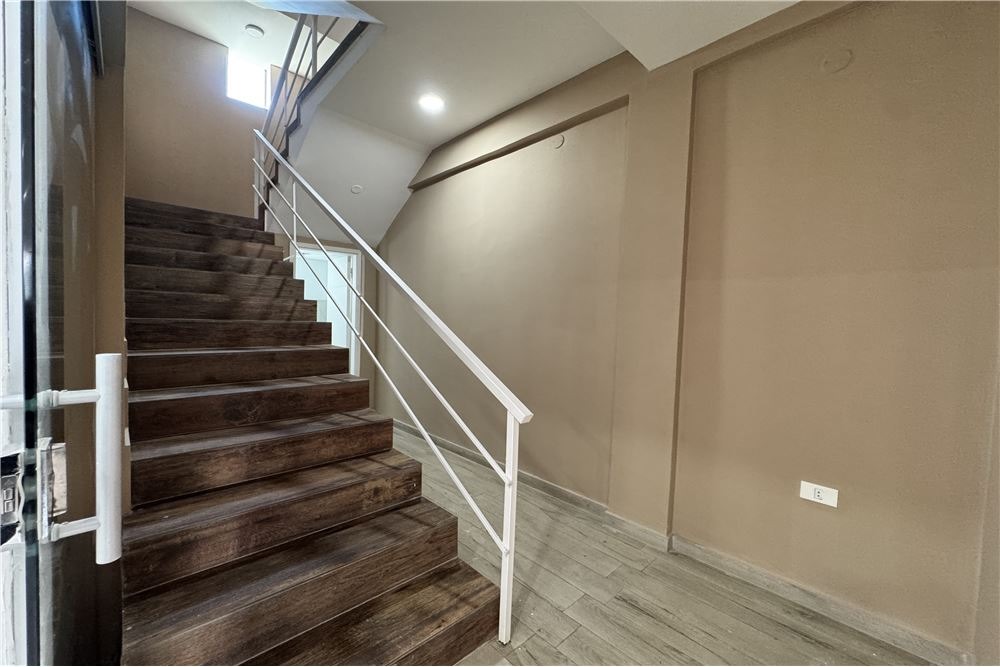 ALQUILER – MODERNO DÚPLEX ZONA RAKIURA -LOMA MERLO — foto 3