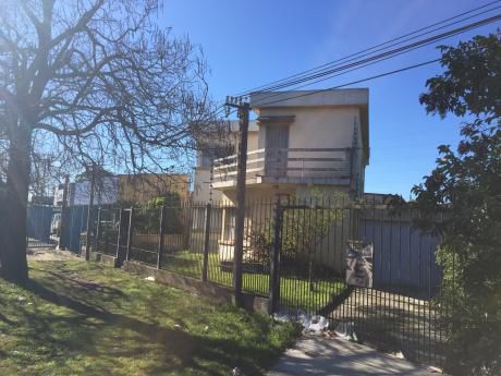 Unica Esquina Gral Flores Y Belloni Con Frente A 3 Calles