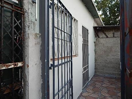 Apartamento Tipo Casa, Un Dormitorio