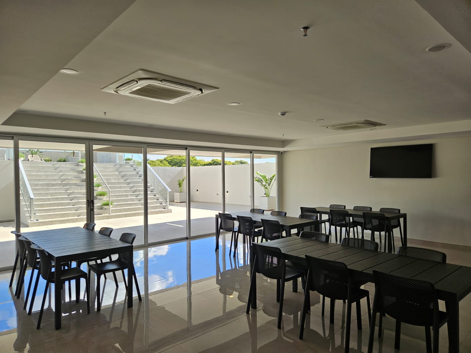 ALQUILO HERMOSO DEPARTAMENTO EN ZONA BOGGIANI — foto 2