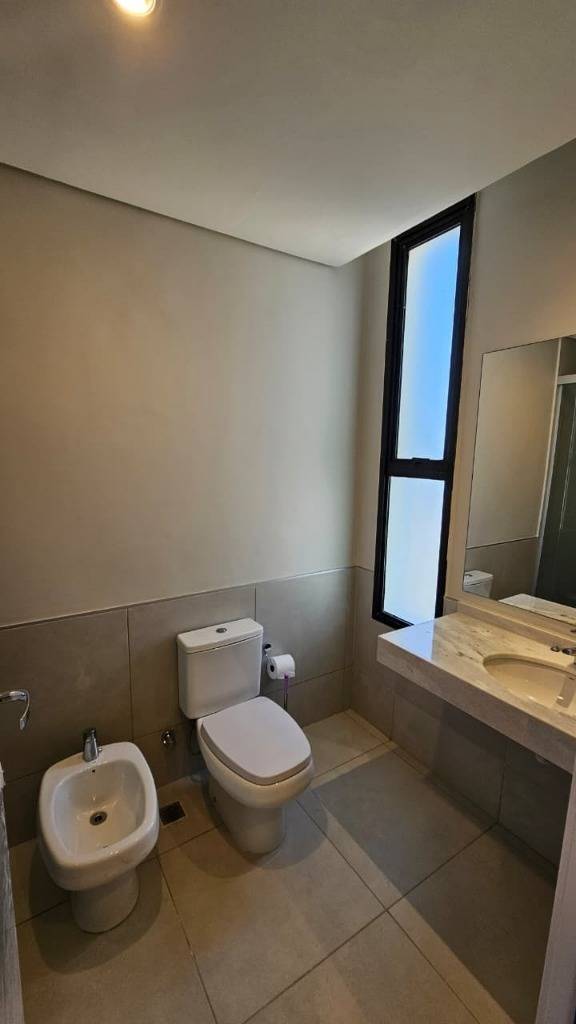En Alquiler Dpto de 2 habitaciones amoblada en Boulevard Pinedo. — foto 2