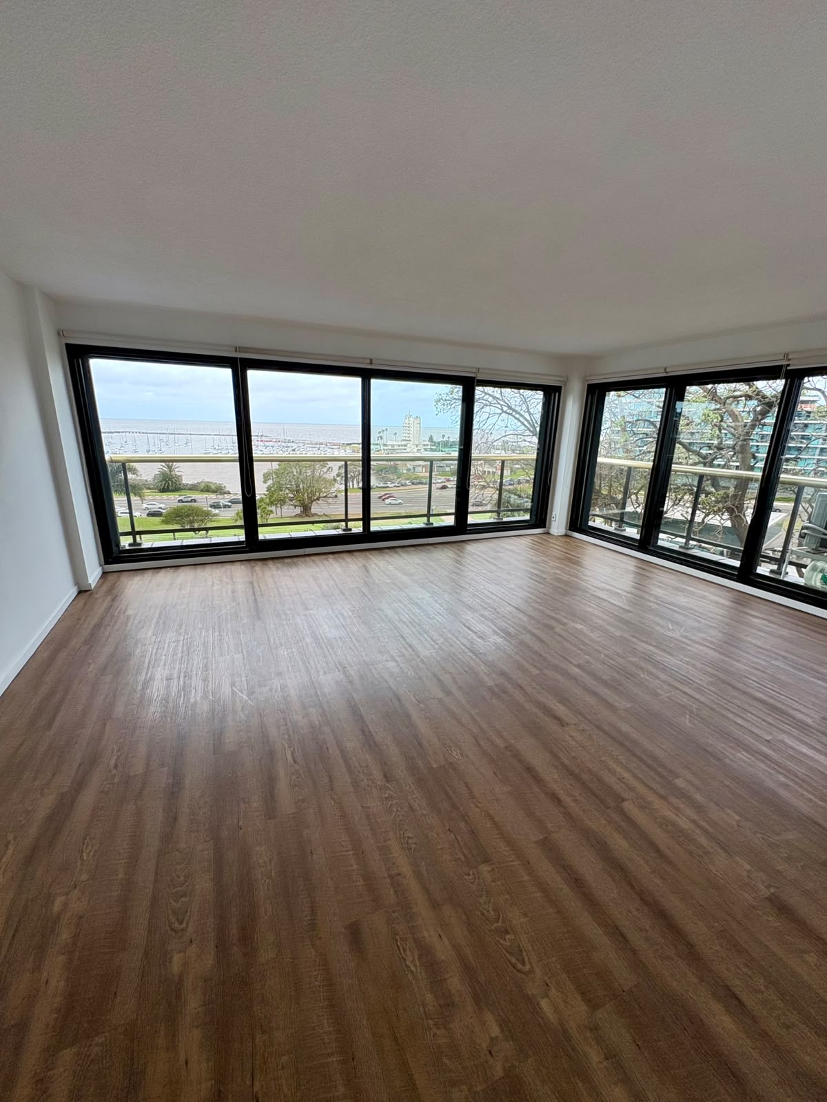 AMPLIO APARTAMENTO RECICLADO CON VISTA AL PUERTITO DEL BUCEO · Foto 1