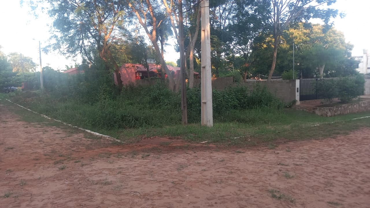 Terreno con excelente ubicación en Coronel Oviedo — foto 2