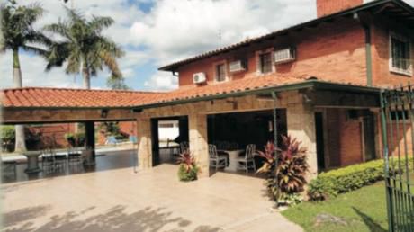 Amplia Residencia En San Bernardino Venta