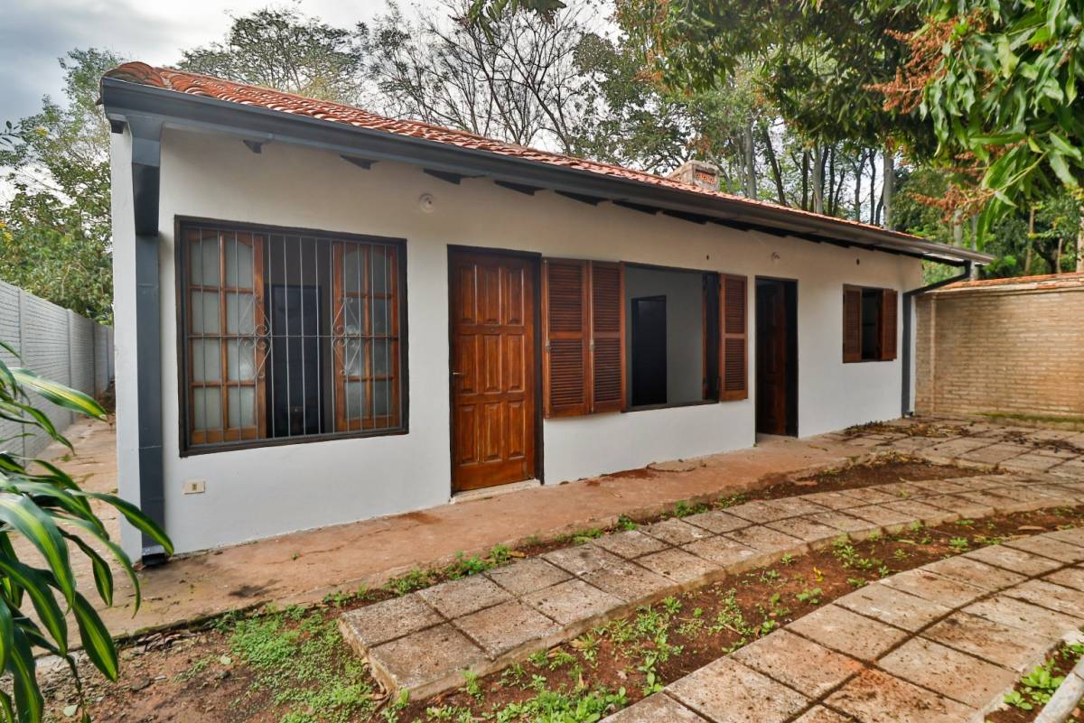 CASA EN ALQUILER EN FERNANDO DE LA MORA ZONA NORTE — foto 2