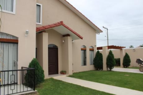 Hermosa Casa En Palma Dorada, Zona Sur, Residencial
