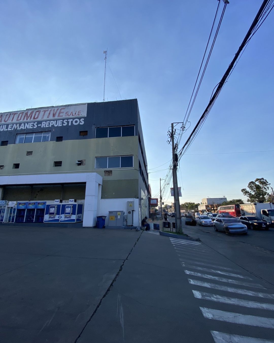 EDIFICIO CORPORATIVO SOBRE AVDA. JOSE FELIX ESTIGARRIBIA – FERNANDO DE LA MORA — foto 3