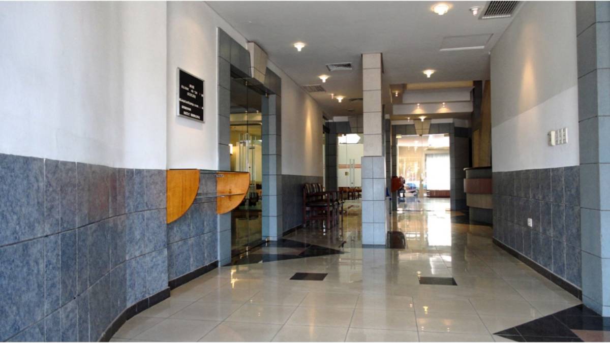 ALQUILO EDIFICIO CORPORATIVO EN EL CENTRO LUQUE — photo 3
