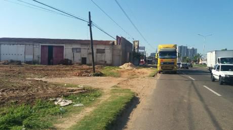 Sobre Avenida Banzer Alquilo 3 Terrenos
