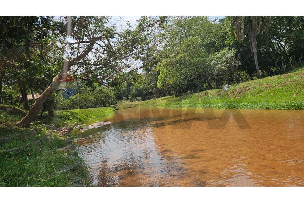VENDO TERRENO SOBRE RUTA Y CON ARROYO EN TOBATI — foto 2