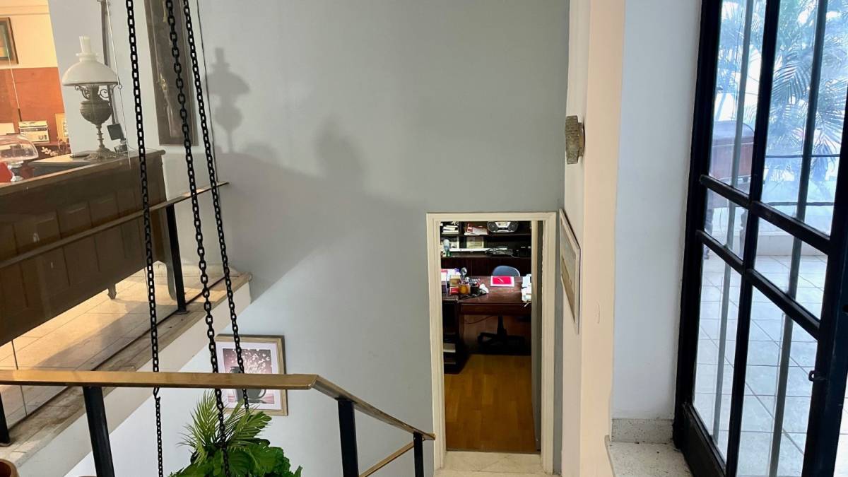 SE VENDE RESIDENCIA CON TERRAZA COMERCIAL PARA GASTRONOMIA — foto 3
