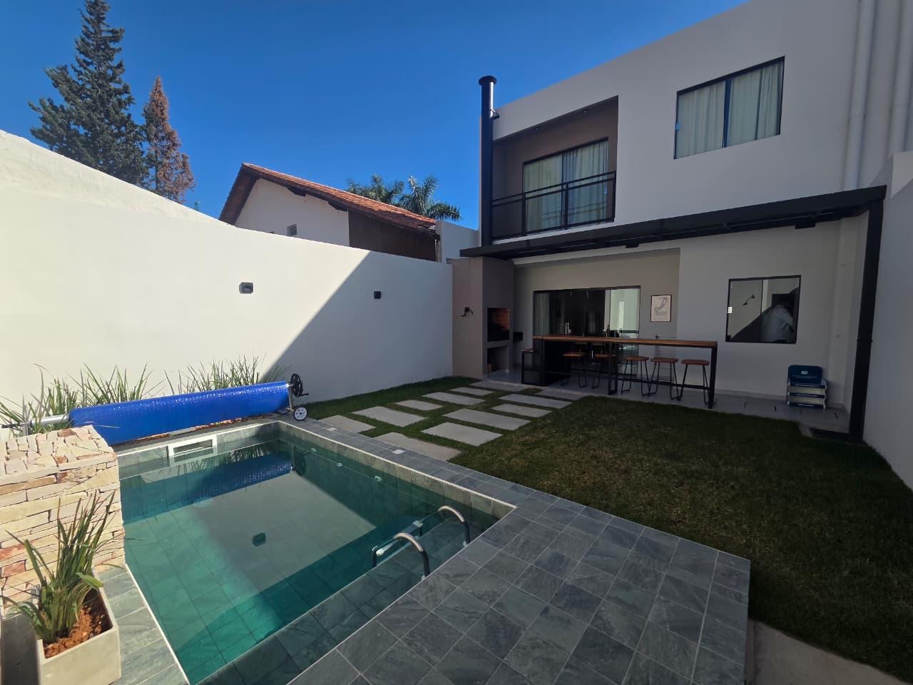Casa en alquiler en Ycuá Satí