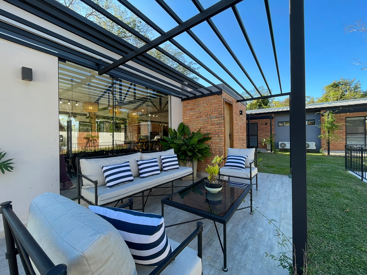 EN VENTA CASA TOTALMENTE AMOBLADA Y EQUIPADA EN SAN BERNARDINO - ZONA PIRAYU-I — foto 2