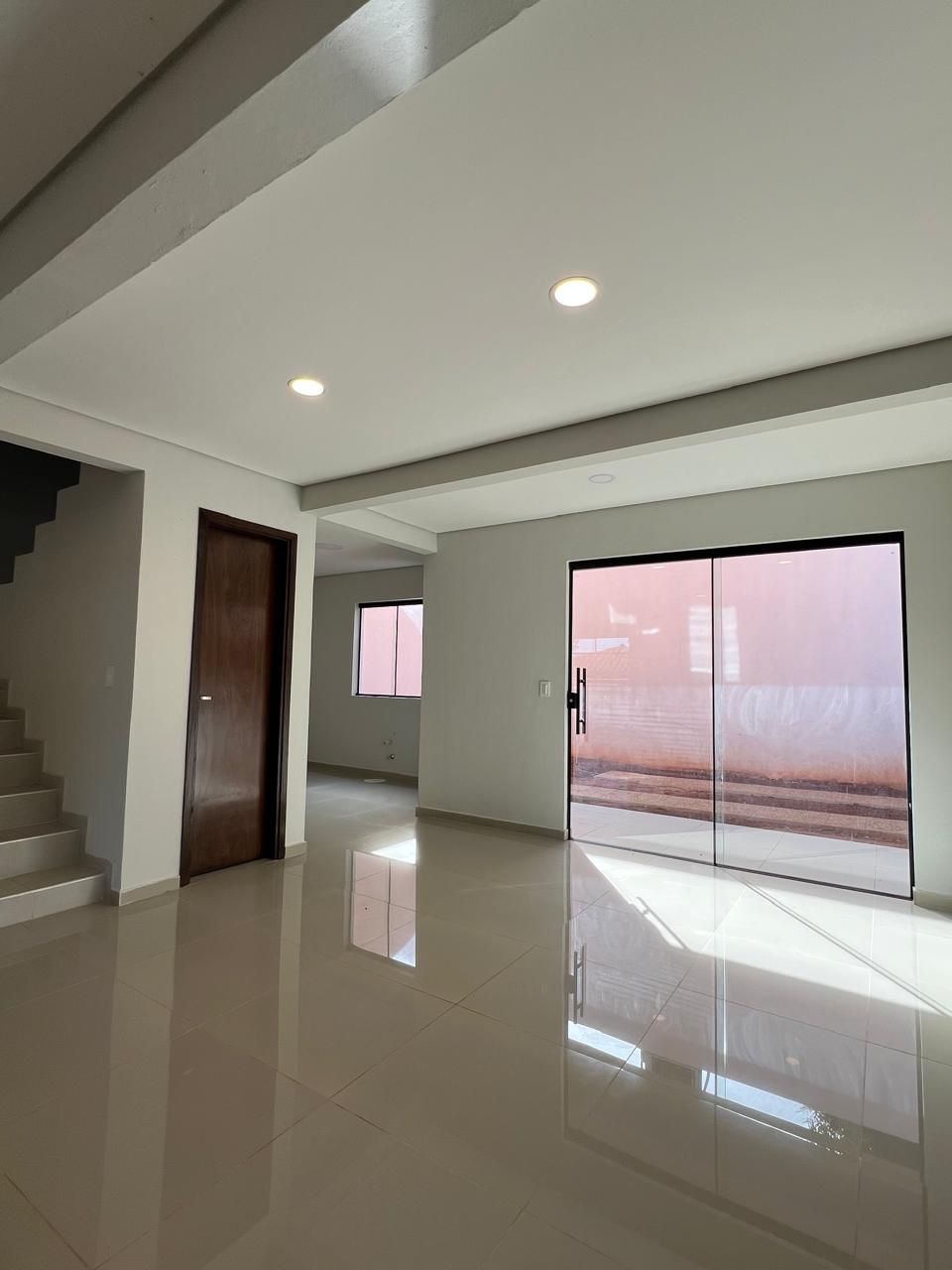 VENDO DUPLEX EN ESQUINA A ESTRENAR EN BO SANTA ROSA I - LAMBARÉ — foto 2