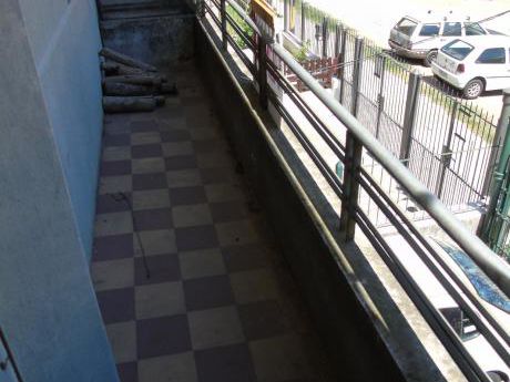 Casa En Planta Alta 4 Dormitorios Y 2 Baños
