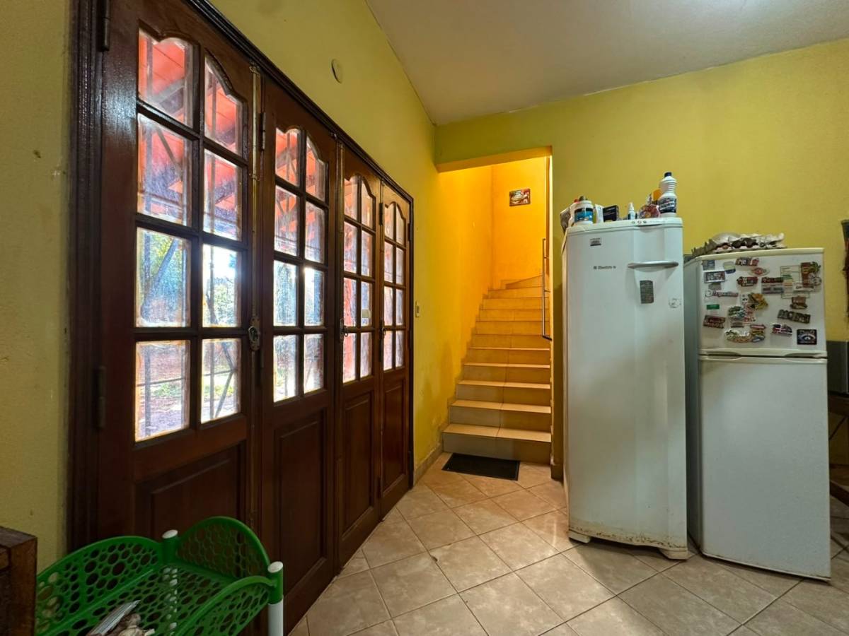 VENDO CASA DE 4 DORMITORIOS ,DOS PLANTAS BARRIO AMÉRICA - LUQUE — foto 3