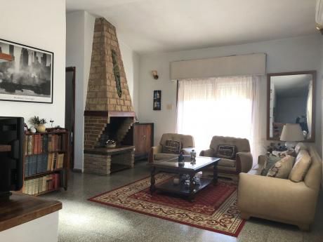 Excelente Residencia En 4 Dormitorios En Paso Carrasco
