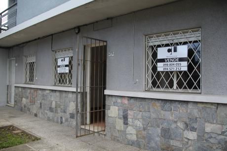 Apartamento Tipo Casa Planta Baja Con Cochera