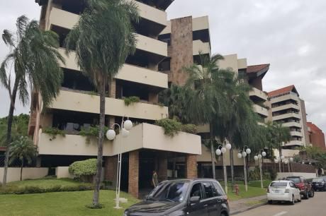 Hermoso Departamento Totalmente Amoblado En Cond. Yotaú